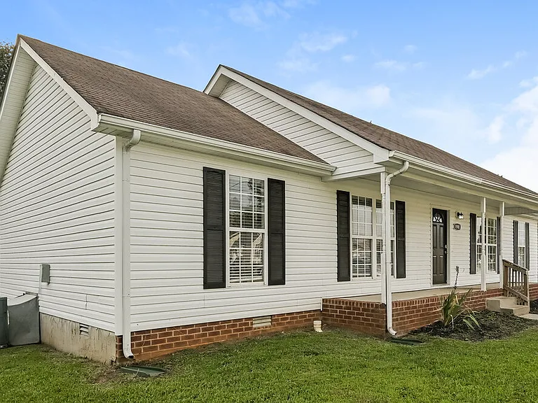 1990 Bolden Dr — Photo 3