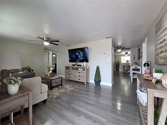 2nd image of 4834 Gaslight Ave