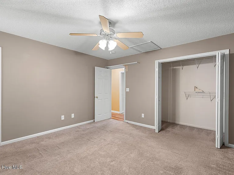 101 Barrington Ct — Photo 9