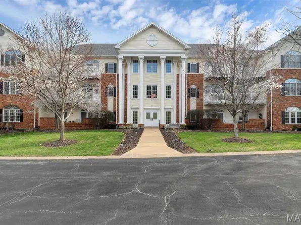7400 Whitehall Colonial Ln APT 421, Saint Louis, MO 63119