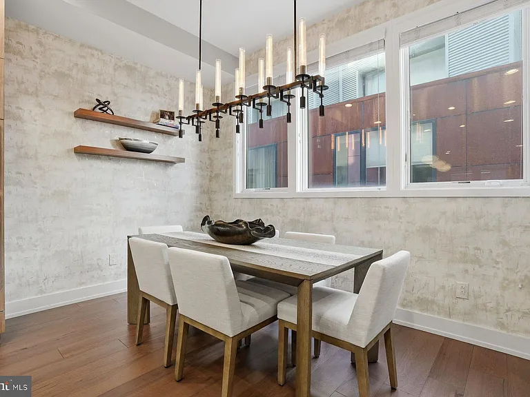 611 N Galloway St — Photo 13