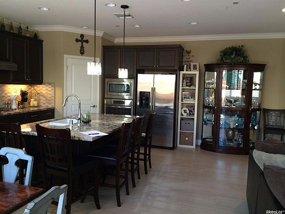 3rd image of 2879 Westport Cir