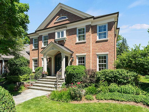 2nd image of 2387 Larkdale Dr