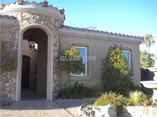 2nd image of 3926 Feldspar Ave