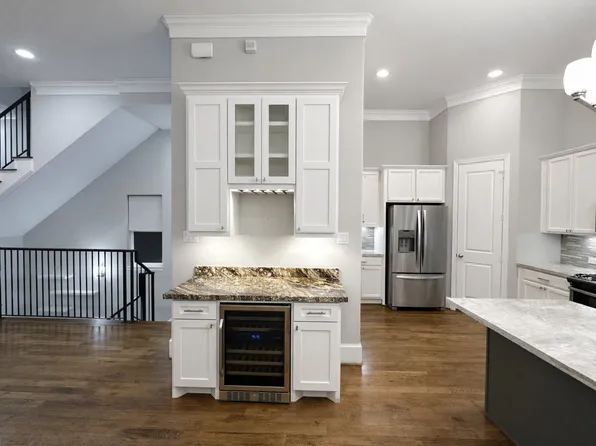 1621 Shearn St, Houston, TX 77007