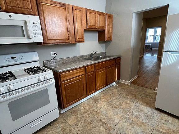 5th image of 4945 W Monroe St #206-B