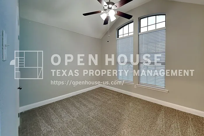 114 Liberty Dr — Photo 15