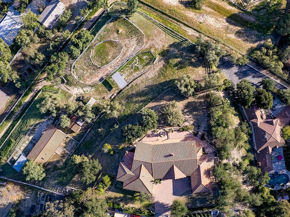 1st image of 24926 Jim Bridger Rd