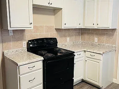 2 bed, 933 sqft, $900 — Photo 2
