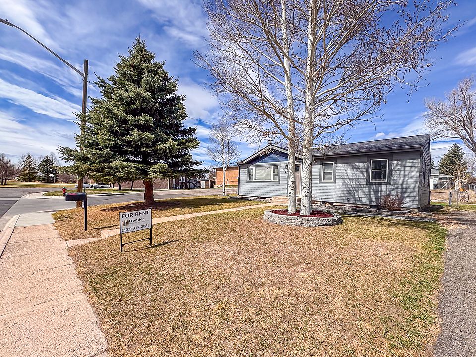 702 Melton St - Corner lot!