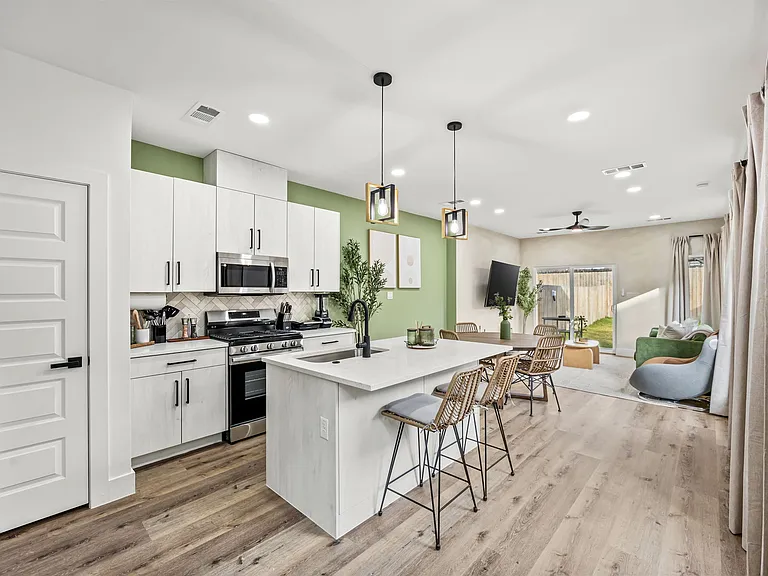 5702 Riverside Dr — Photo 12