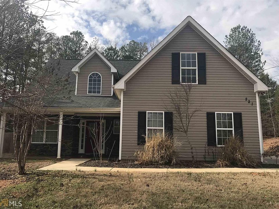 1st image of 221 Green Cir