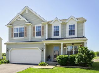348 Coneflower Dr, Minooka, IL 60447