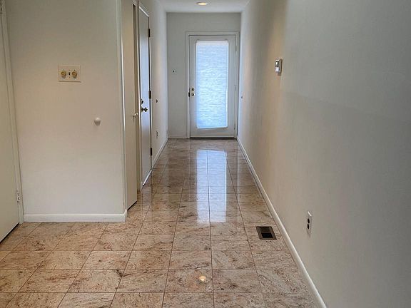 3rd image of 23 Richard Ct
