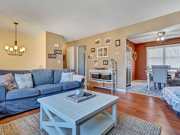 5th image of 1476 Brentwood Ave