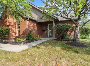 2384 Huntmaster Ln, Grove City, OH 43123