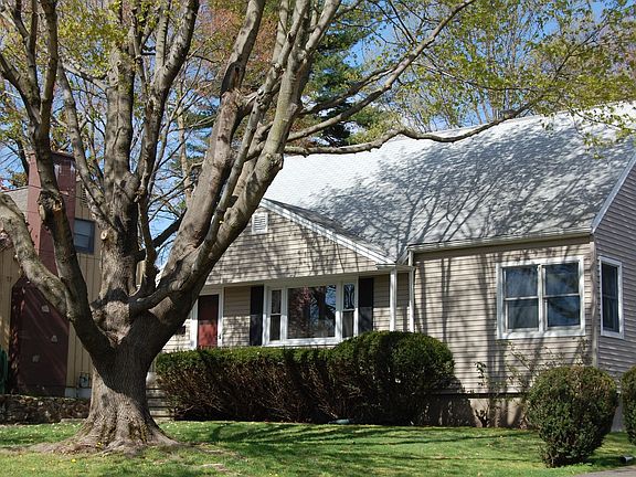 75 McNeil Terrace - spring