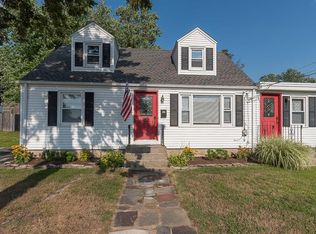 39 Aberdeen St, West Warwick, RI 02893