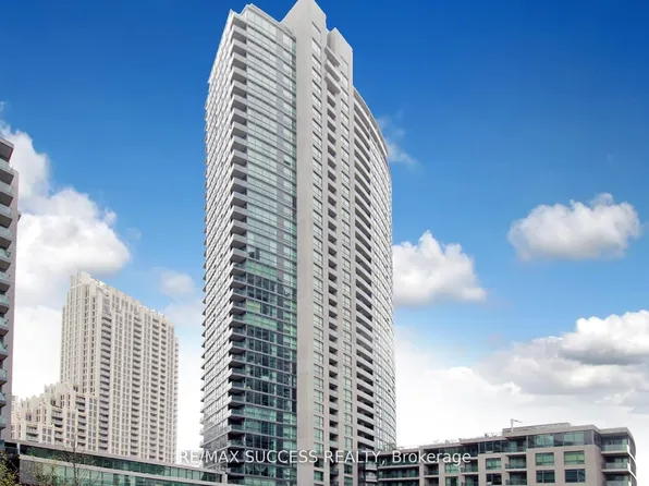 215 Fort York Blvd #3211, Toronto, ON M5V 4A2