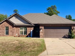 6113 Petit Jean Dr, Alexander, AR 72002