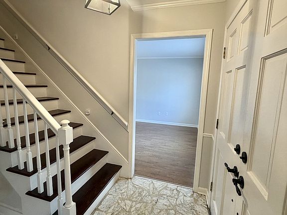 4th image of 6092 Macinness Dr