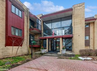 787 Wilson Ave APT 12, Glen Ellyn, IL