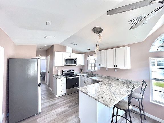 2nd image of 19333 Summerlin Rd #104