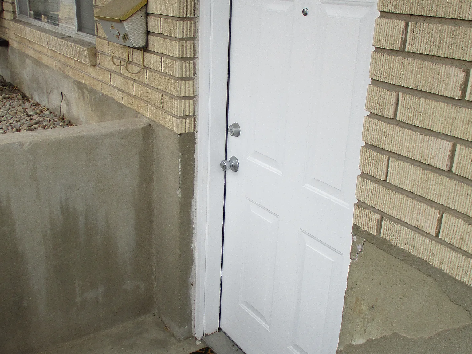 2 bed, 1100 sqft, $995 — Photo 2