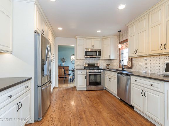 4th image of 8337 Waterford Dr