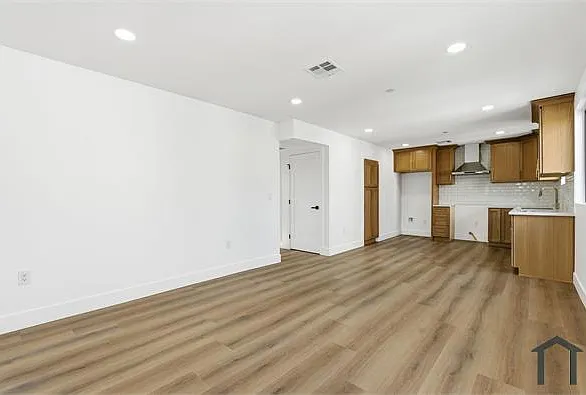 3126 Blanchard St #2 — Photo 5