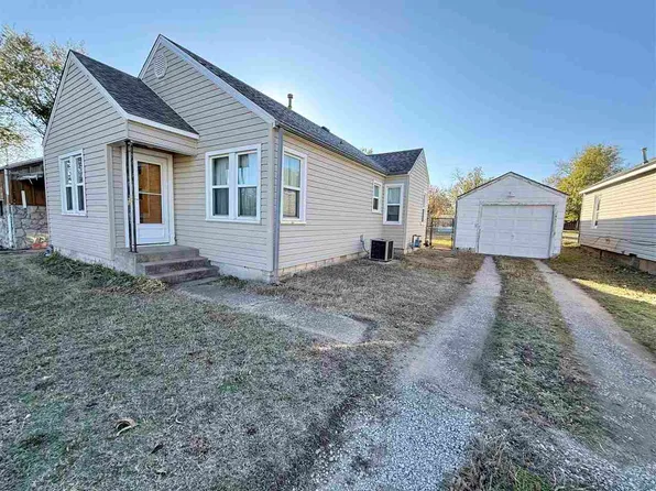 516 Noble St, Perry, OK 73077