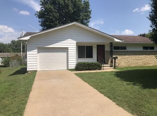 907 Southeast Blvd, Neosho, MO 64850