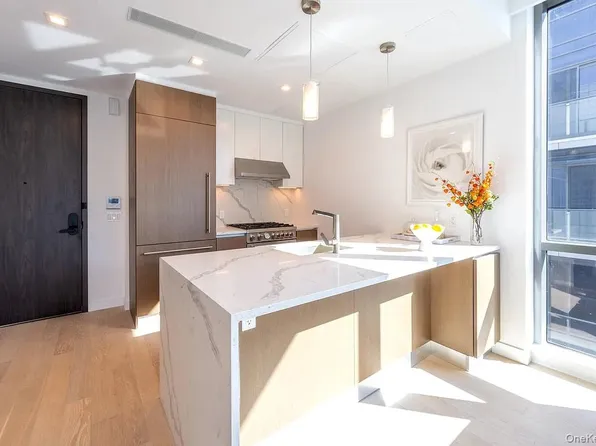 33-66 Farrington Street #8H, Flushing, NY 11354