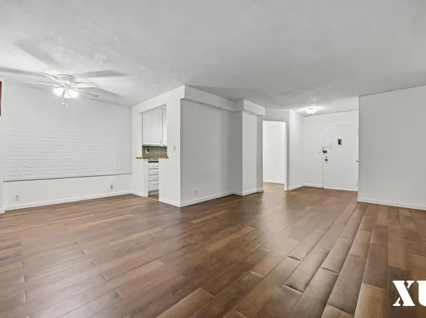 43-10 Kissena Boulevard image 2 of 22