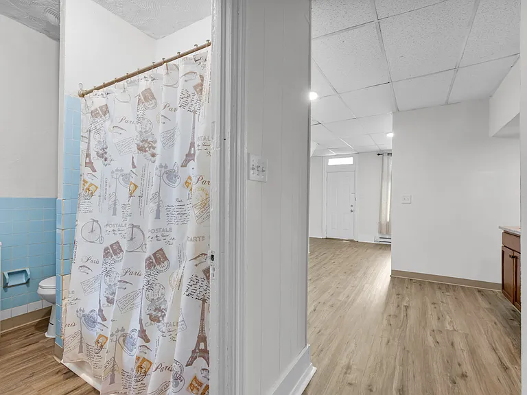 426 W Green St #1 — Photo 12