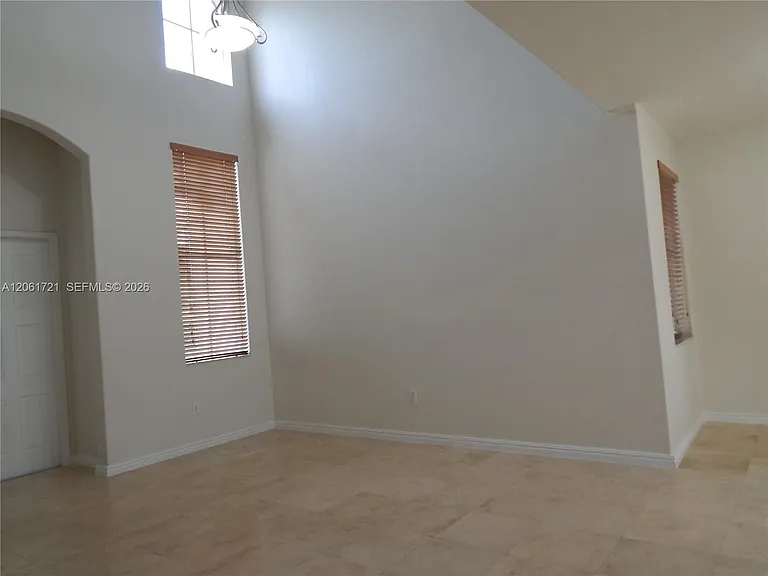 320 SW 87th Ct — Photo 6