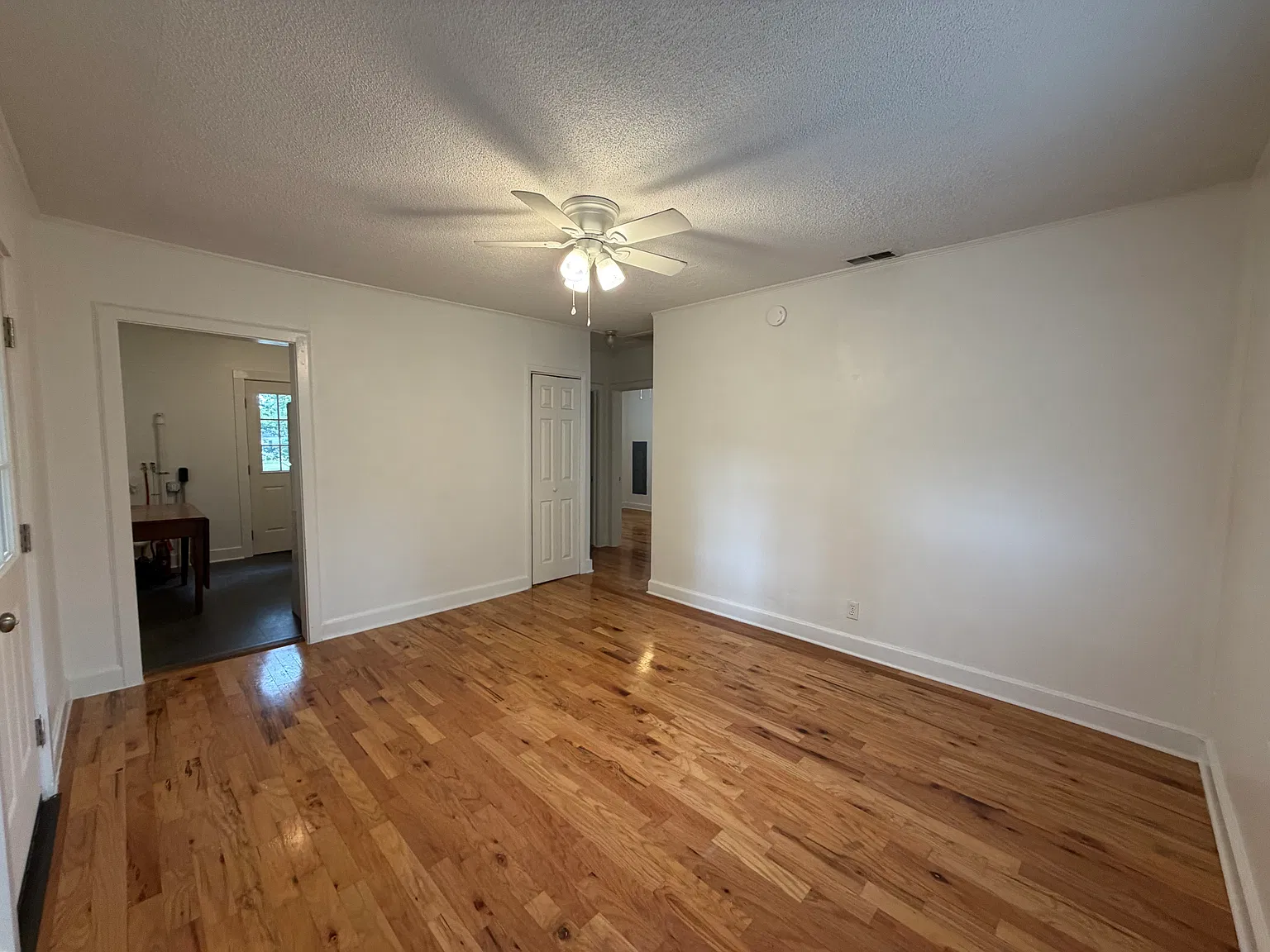 2 bed, 652 sqft, $1,350 — Photo 3