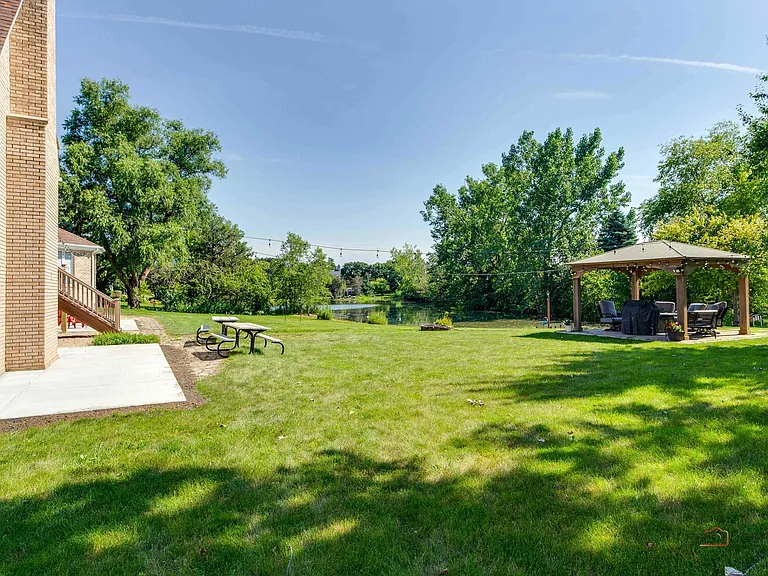 14 Pentwater Dr — Photo 39