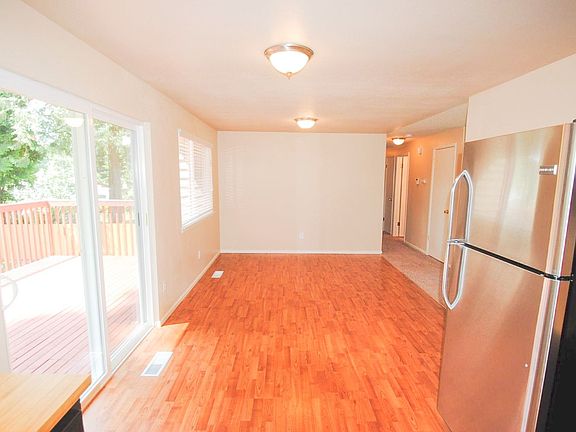 3rd image of 5130 128th Pl NE