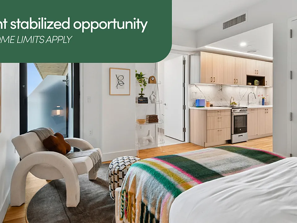 240 Willoughby St #13D