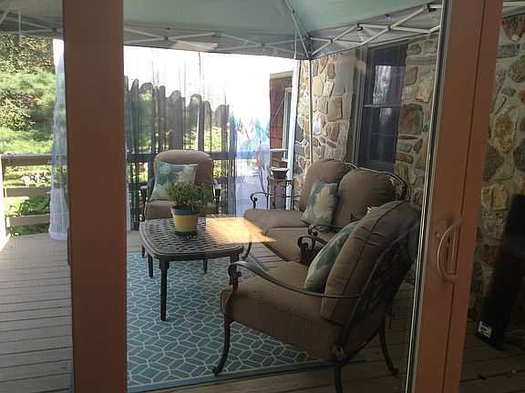 sitting area back deck