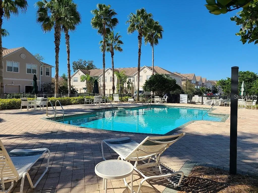 3 bed, 2.5 bath, 1378 sqft, $2,150 — Photo 3