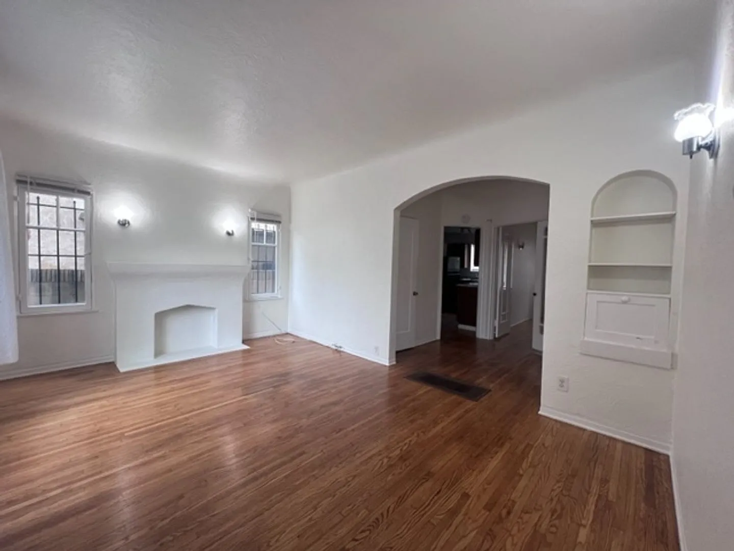 416 W Burnett St — Photo 2