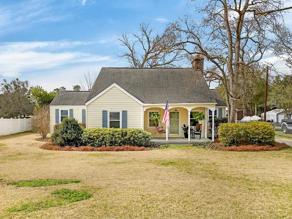 15 N Dukes St, Summerton, SC 29148