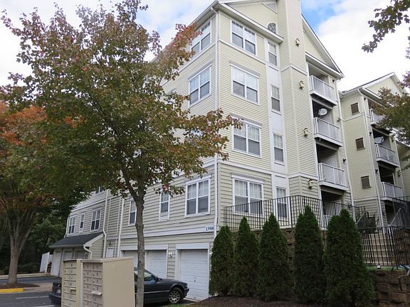 3rd image of 13900 Farnsworth Ln #4
