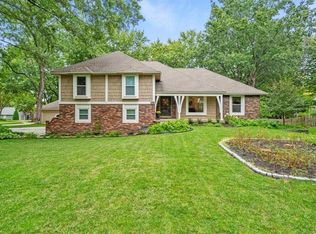 2700 W 120th Pl, Leawood, KS 66209