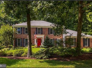 9705 S Park Cir, Fairfax Station, VA 22039