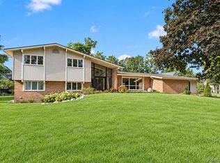 2564 Charel Ct, West Bloomfield, MI 48324