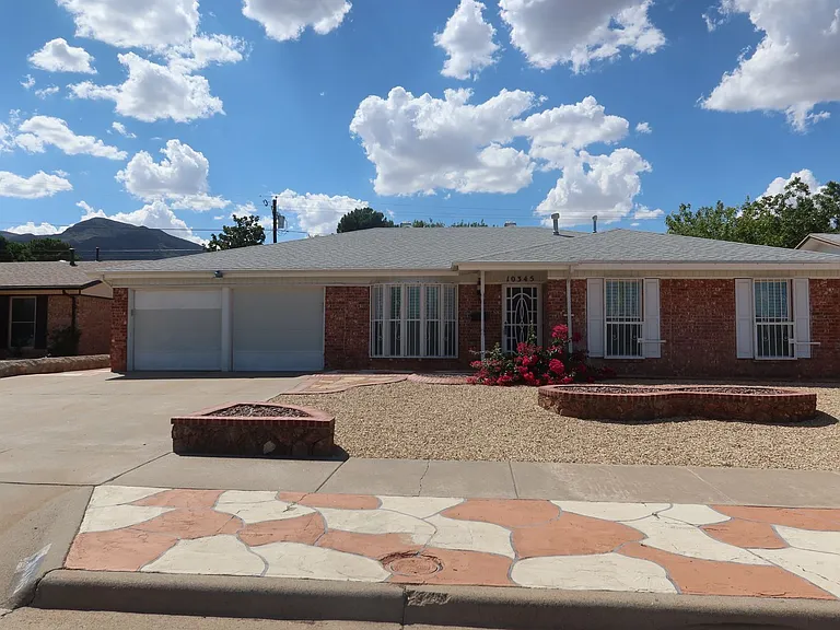 10345 Biscaine St — Photo 1