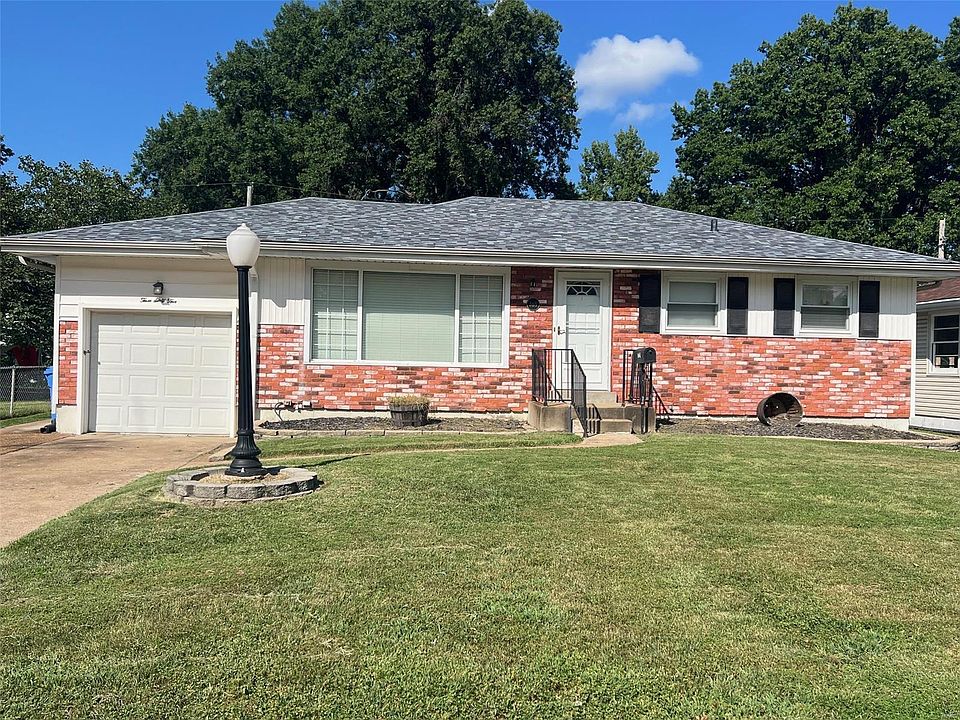 1st image of 365 Monterey Dr